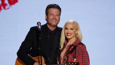 img-title Gwen Stefani dan Blake Shelton Bakal Gelar Pernikahan pada 4 Juli