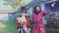 Gaya Keluarga Rayakan Halloween, dari Pink hingga Adam Levine