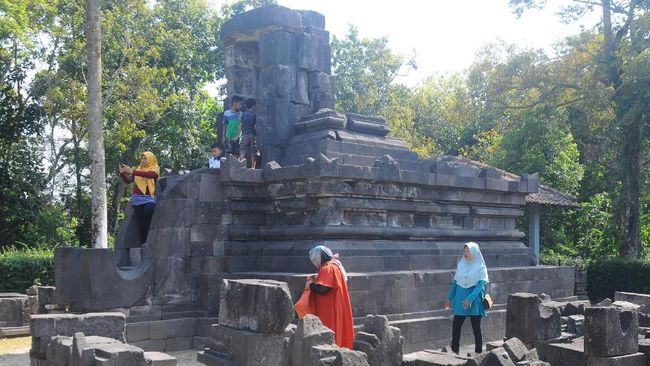 Kota yang identik dengan kesejukannya ini telah lama didengar oleh wisatawan, khususnya yang memiliki minat dengan wisata alam dan sejarah.