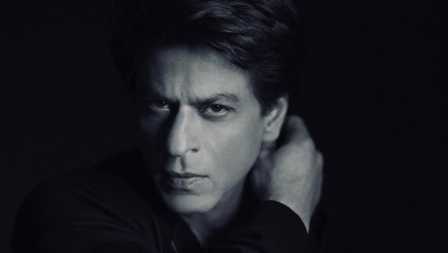 Raja Bollywood, Shahrukh Khan, merayakan ulang tahun yang ke-53 dengan sederhana. 