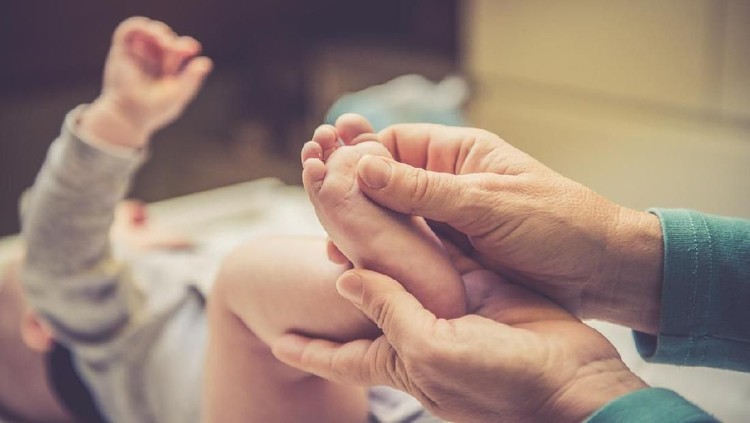 Sebelum memijat bayi, perhatikan hal-hal berikut ya, Bun.