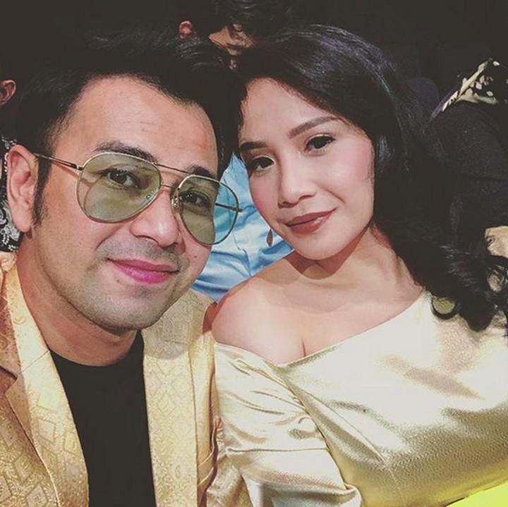 <p><a href="https://hot.detik.com/celeb/4241677/adu-eksis-fans-ayu-ting-ting-nagita-slavina-panas-terus" target="_blank">Nagita Slavina </a>dan Raffi Ahmad menikah pada 17 Oktober 2014. Sudah 4 tahun pasangan ini menikah tapi mesranya awet. (Foto: Instagram @raffinagita1717)<br /><br /></p>