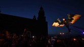 NYALANG: Semarak Parade Membelah Kelam Dalam foto unik pilihan CNNIndonesia.com pekan ini, ada parade perayaan Halloween, hingga perjalanan ribuan kilometer para imigran yang mencari penghidupan.