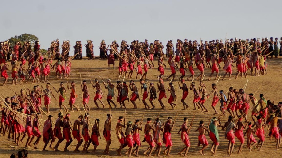 FOTO: Melestarikan Tarian Berburu Antama dari Belu, NTT