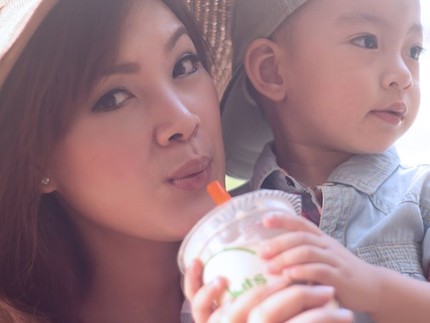 Kedekatan Laura Lazarus, Eks Pramugari Lion Air dengan Anak-anak