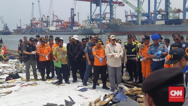 Tim SAR Gabungan total sudah mengangkut 138 kantong jenazah di hari ke-7 proses evakuasi dan pencarian korban kecelakaan pesawat Lion Air JT610.