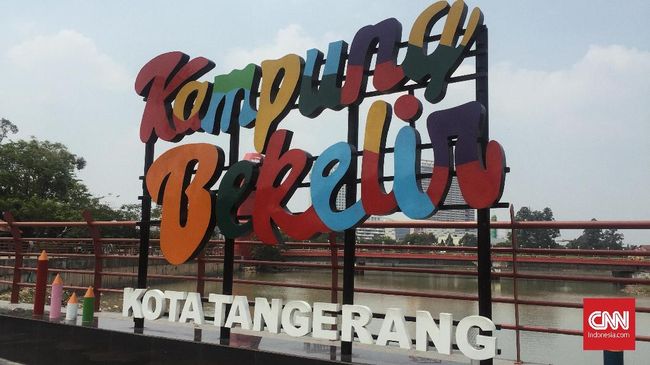 Bekelir bukanlah sebutan bagi perkampungan ini, melainkan Babakan Kulon. Sebelumnya Babakan Kulon hanyalah kampung kumuh.