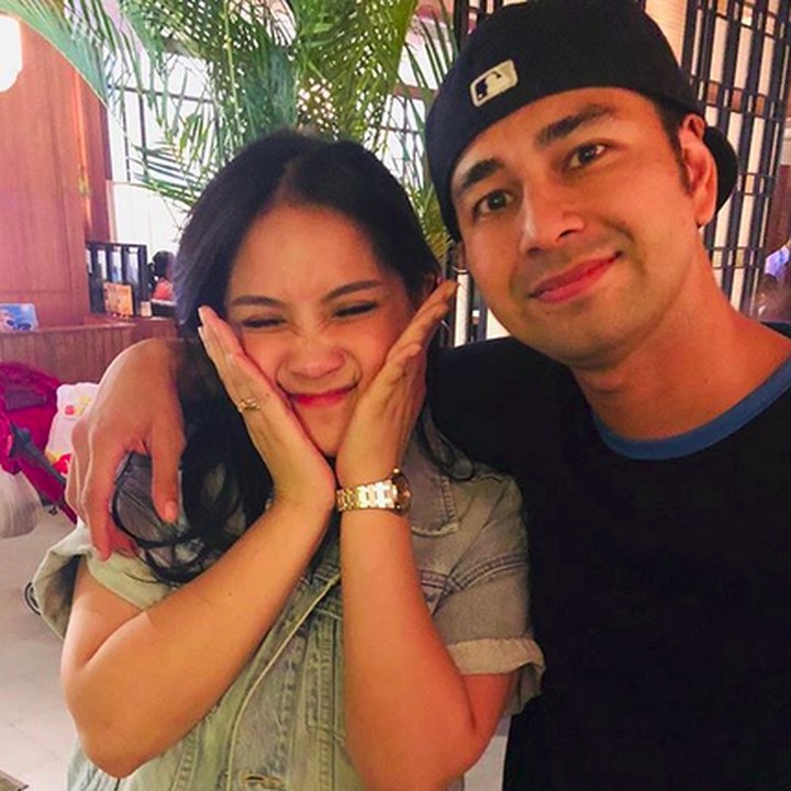 <p>Meeting bareng bisa jadi quality time bareng. Tambah mesra jadinya. (Foto: Instagram @raffinagita1717)<br /><br /></p>