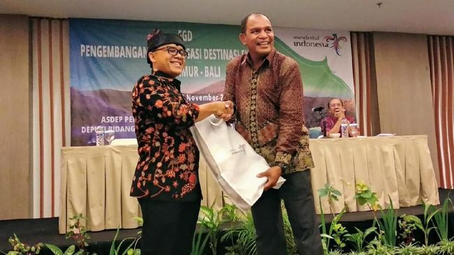 Wilayah Bali Barat dan sekitar Banyuwangi akan berkolaborasi mengembangkan ekowisata.