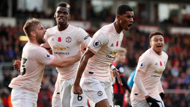 Manchester United berhasil meraih kemenangan dramatis usai mengalahkan Bournemouth 2-1 pada pekan ke-11 Liga Primer Inggris di Stadion Vitality, Sabtu (3/11).