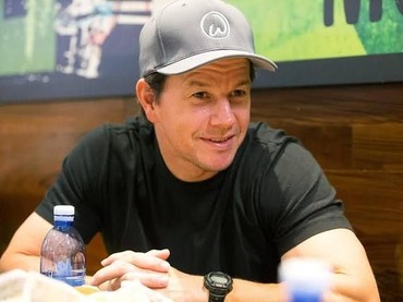 Rutin Bangun Jam 4 Pagi, Mark Wahlberg Ungkap Menu Protein Favorit Usai Latihan