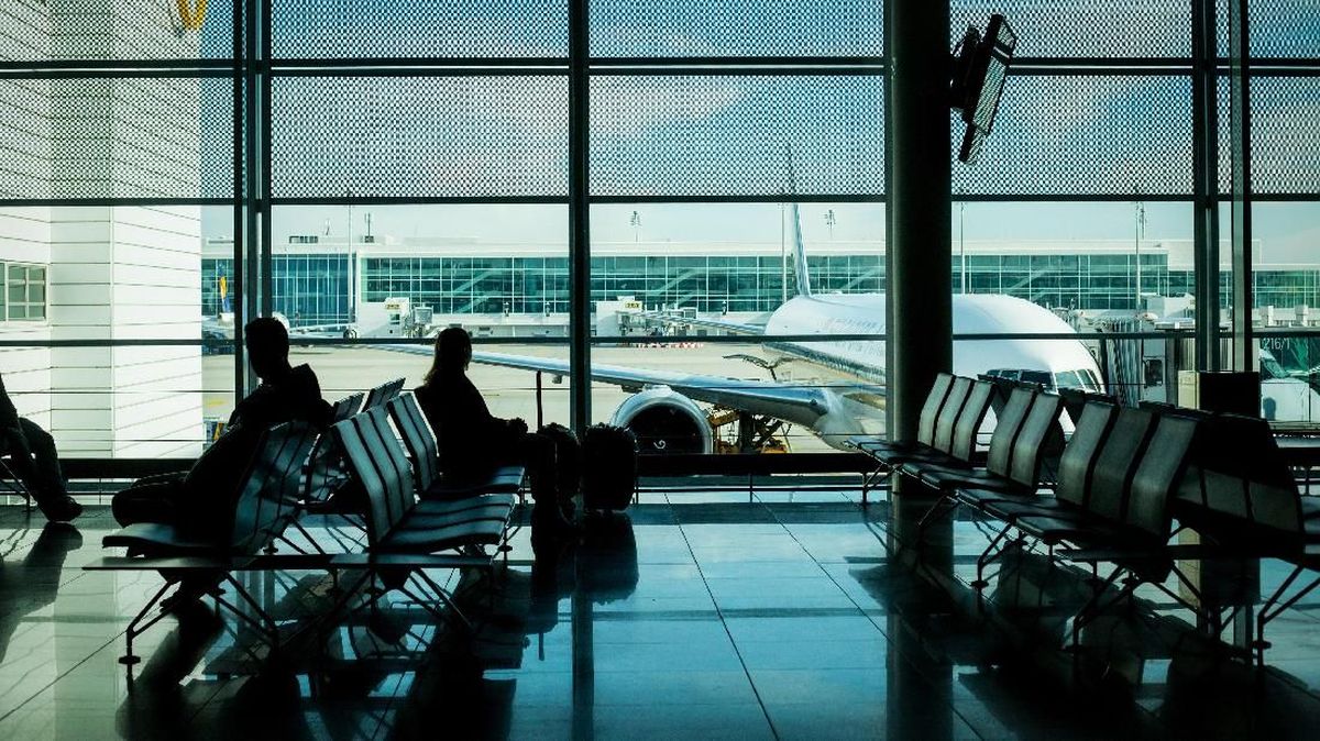 Pakar Imbau Penumpang Hindari Wi-Fi Gratis Bandara, Ada Potensi Bahaya