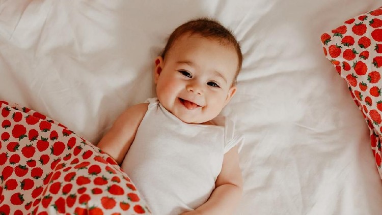 30 Nama Bayi Perempuan Bermakna Cerdas dan Beruntung Semua orang tua ingin anaknya cerdas dan beruntung. Berikut 30 ide nama bayi perempuan dari berbagai bahasa yang bermakna cerdas dan beruntung.