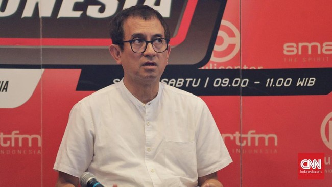 Pengamat mendesak pemerintah untuk memastikan bahwa pesawat Boeing seri 737 Max 8 yang digunakan Lion Air bukan lah produk cacat.