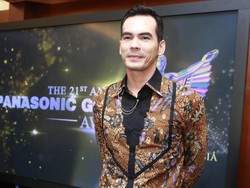 Bisa Hangatkan Tenggorokan, Atalarik Syah Ungkap Khasiat Daun Sirih