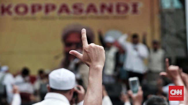 Dari hasil survei terbaru LSI Denny JA ditemukan pendukung Prabowo dari pemilih muslim yang ingin Indonesia bak Arab meningkat jadi 54,1 persen.