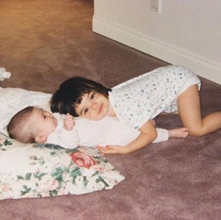 <p>Sejak Kylie lahir, Kendall sangat happy dan selalu dekat dengan sang adik. (Foto: Instagram @kyliejenner)</p>