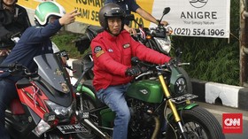 Blusukan ke Tangerang, Jokowi 'Pamer' Motor Custom Baru