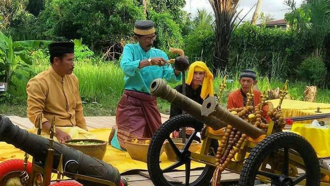 Kerajaan Amantubilah di Mempawah, Kalimantan Barat, akan menampilkan kekayaan budaya lewat Festival Robo-robo.