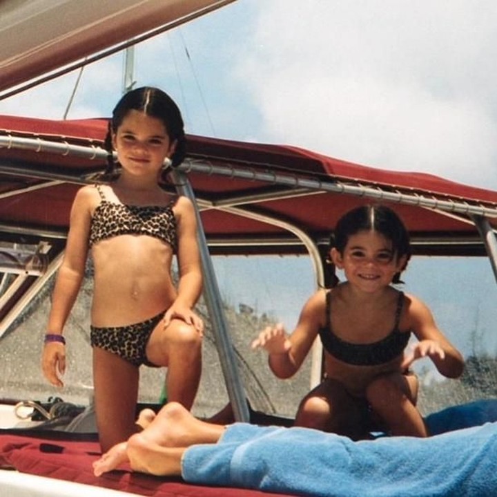 <p>Sang adik, Kylie Jenner mengunggah beberapa foto masa kecil Kendall Jenner yang menggemaskan. (Foto: Instagram @kyliejenner)</p>