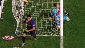 Suarez Dua Gol, Barcelona Menang 3-2 atas Rayo Vallecano