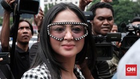 Sembuh dari Covid, Kulit Dewi Perssik Sempat Bercak Merah