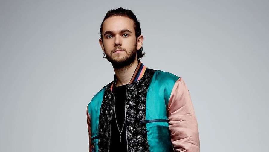 Kocak, Zedd Rayakan Halloween Pakai Kostum Wonder Woman Musisi terkenal, Zedd, merayakan hari Halloween dengan mengenakan kostum superhero wanita, Wonder Woman.