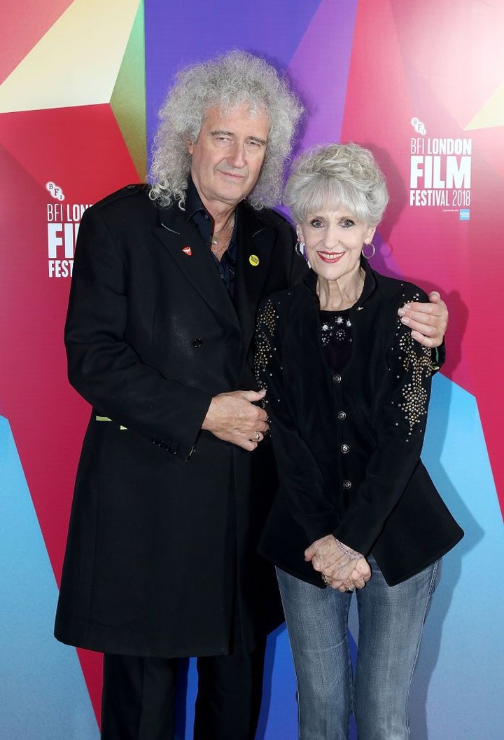 Potret Romantis Gitaris Legend 'Queen', Brian May dengan Istri