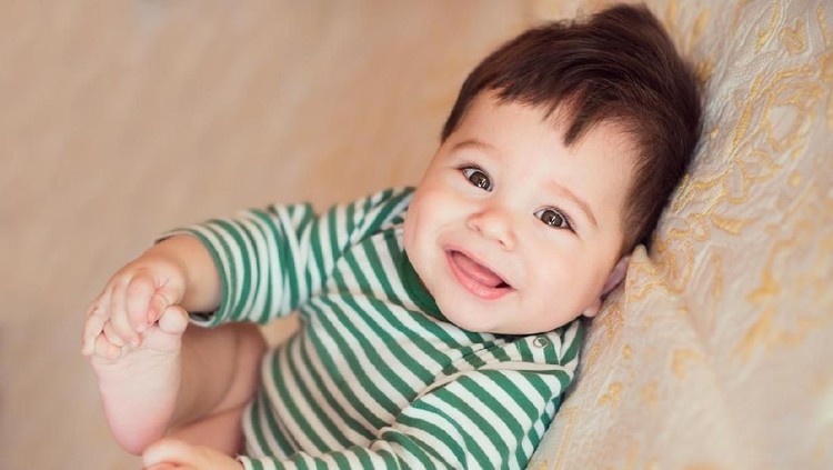 Coba yuk, Bun, cari inspirasi nama bayi laki-laki dari Swedia. Unik lho!