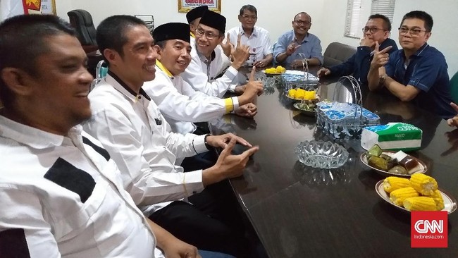 Pengumuman dua nama cawagub DKI yang salah satunya merupakan kader Gerindra dipandang sebuah pukulan mundur bagi PKS.