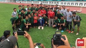 Timnas Indonesia Kedatangan Tamu Istimewa di Sesi Latihan