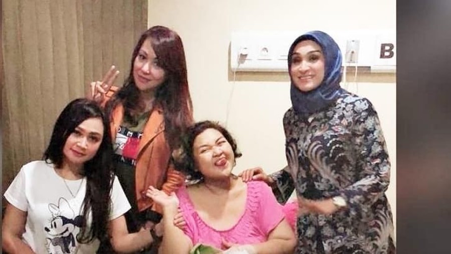 Sebagai sahabat, Rita Hasan dan Lia Emilia mengungkap keinginan mendiang Pretty Asmara sebelum meninggal dunia pada Minggu (4/11).
