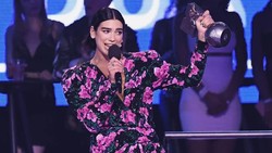 Dua Lipa Rilis Single Baru 'Training Season'