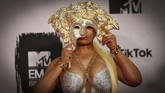 FOTO: Senyum Lebar di MTV Europe Music Awards 2018 Senyum lebar terlihat di tiap sudut gelaran MTV Europe Music Awards 2018, mulai dari bibir Camila Cabello sampai Janet Jackson dengan penghargaan khususnya.