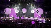 FOTO: Senyum Lebar di MTV Europe Music Awards 2018 Senyum lebar terlihat di tiap sudut gelaran MTV Europe Music Awards 2018, mulai dari bibir Camila Cabello sampai Janet Jackson dengan penghargaan khususnya.