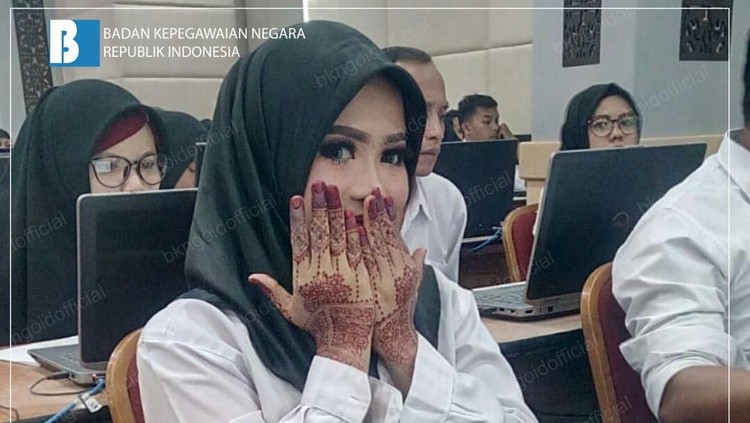 Rekrutmen CPNS dibuka pada Oktober ini. Jika Bunda tertarik melamar, keahui dulu syarat dan gajinya, Bun.