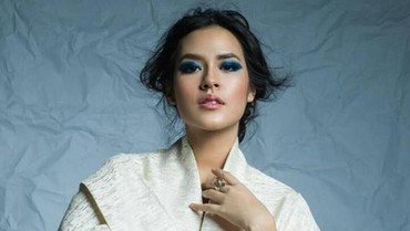 img-title Penampilan Perdana Raisa Usai Melahirkan