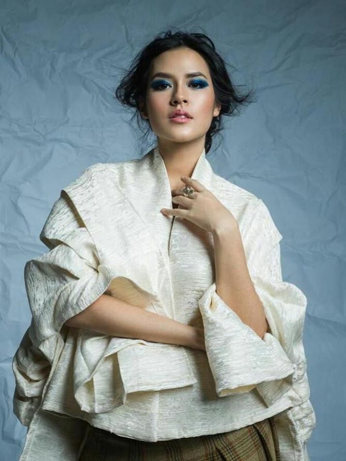 Penyanyi cantik&comma; Raisa&comma; tengah menikmati masa-masa kehamilan pertamanya&period; Meski perutnya kian membesar&comma; aura Raisa semakin terpancar&period;