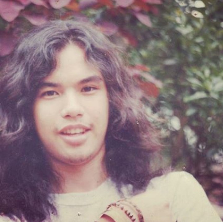<p>Kalau foto yang ini <a href="https://news.detik.com/berita/4273737/saat-ahok-dibawa-bawa-ahmad-dhani-di-kasus-idiot" target="_blank">Ahmad Dhani</a> mirip banget dengan Dul ya, Bun? (Foto: Instagram @ahmaddhaniprast)</p>
