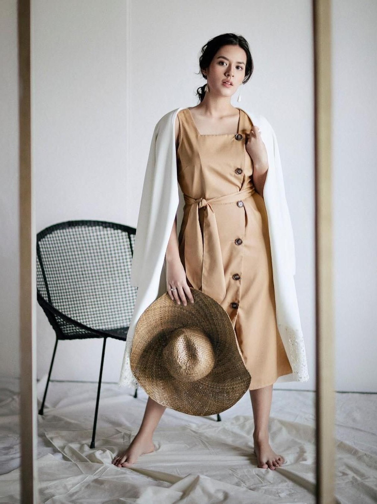 Penyanyi cantik&comma; Raisa&comma; tengah menikmati masa-masa kehamilan pertamanya&period; Meski perutnya kian membesar&comma; aura Raisa semakin terpancar&period;