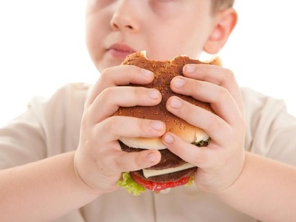 Bunda, Diet Bukan Cara Tepat Atasi Obesitas pada Anak