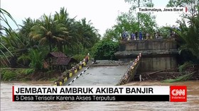 Diterjang Banjir Bandang, Jembatan Ambruk