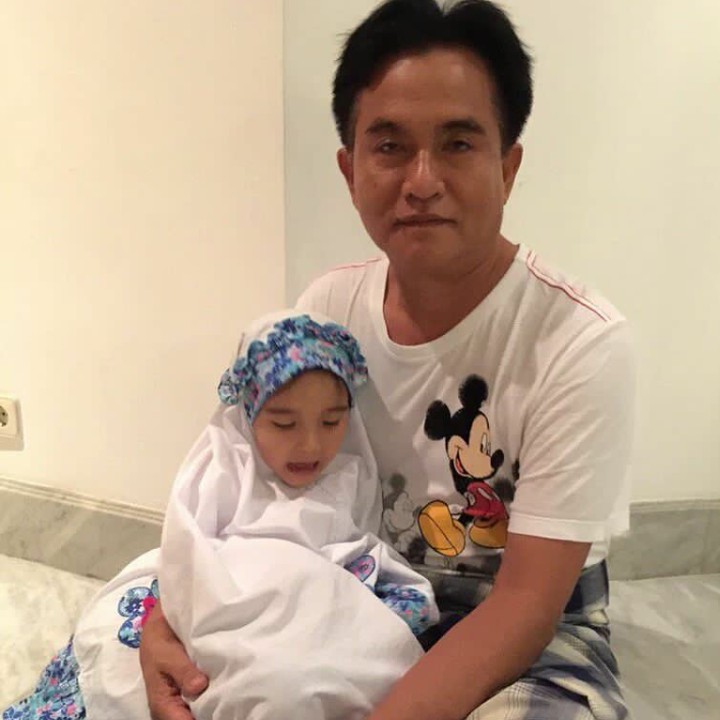 <p>Ini putri cilik<a href="https://m.detik.com/news/berita/d-4289202/yusril-jadi-pengacara-jokowi-seberapa-besar-efek-elektoralnya" target="_blank"> Yusril Ihza Mahendra</a>, lucu dan menggemaskan ya. (Foto: Instagram @yusrilihzamhd)<br /><br /><br /></p>