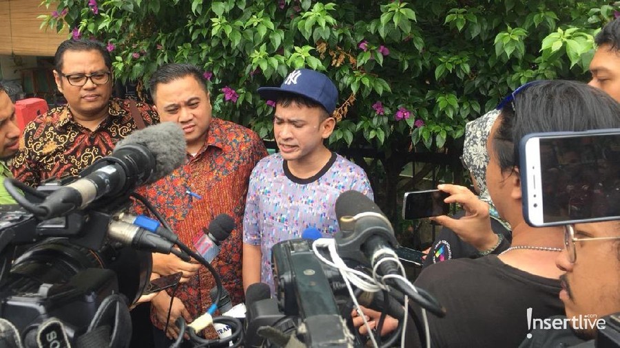 Ruben Onsu Ungkap Alasan Roro Fitria Pakai Narkoba Jenguk ke Rutan, Ruben Onsu mengungkap alasan Roro Fitria memakai narkoba.