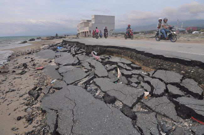 Bnpb Waspada Gempa Disusul Tsunami Tahun 2020