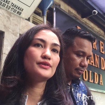 Reaksi Atiqah Hasiholan Saat Eksepsi Ratna Sarumpaet Ditolak