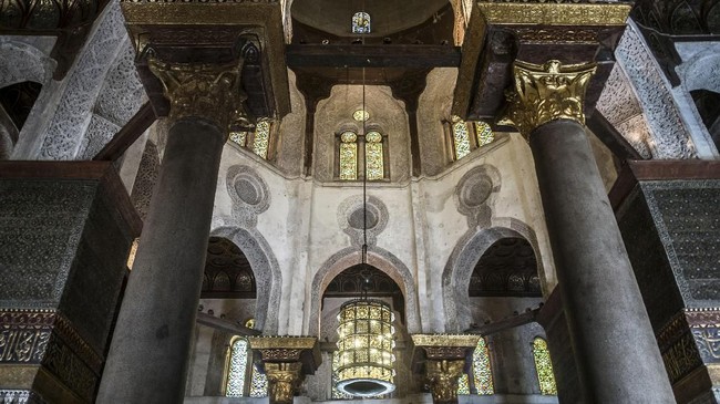 Mesir memerintahkan untuk menutup dan meniadakan kegiatan di seluruh masjid selama Ramadan guna menghindari penyebaran virus corona.