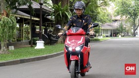Jajal Motor Listrik Gesits, Jokowi Ngebet Beli 100 Unit