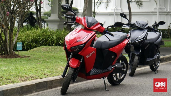 Motor ikonik Lambretta dan motor listrik Gesits kian menunjukkan keseriusannya di pasar otomotif roda dua dalam negeri.
