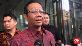 Romi Singgung Khofifah, Mahfud Bongkar 'Ritual' Tersangka KPK